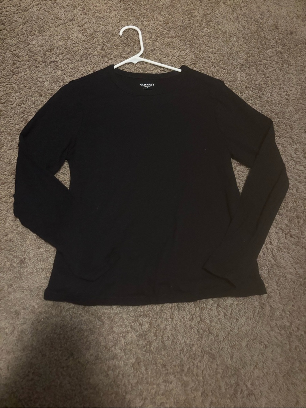 Old Navy Black Long-Sleeve Crewneck Tee